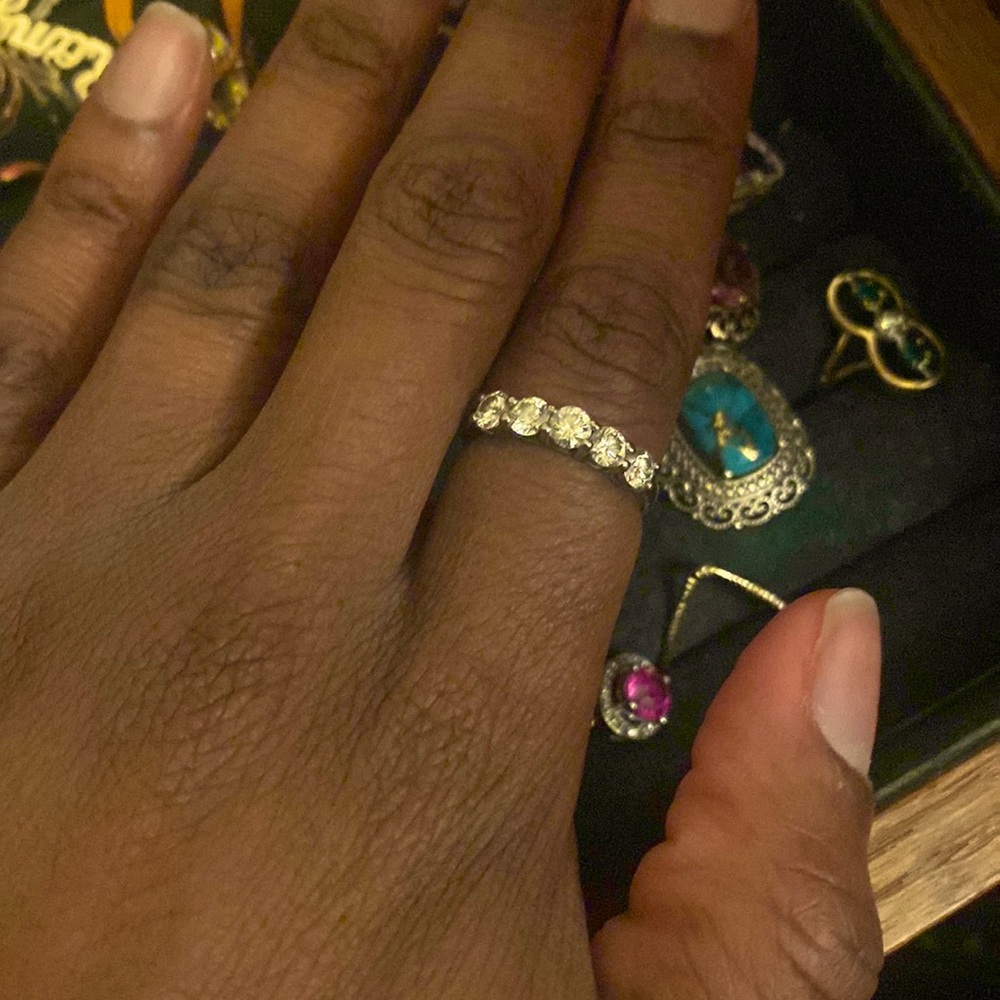 Wedding Band; Diamond quintet; 18k gold